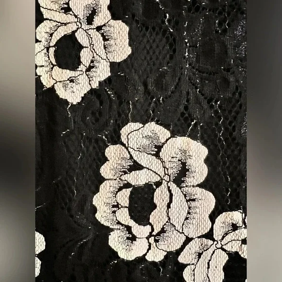 Jodi Kristopher Lace Floral Dress - Picture 5 of 8